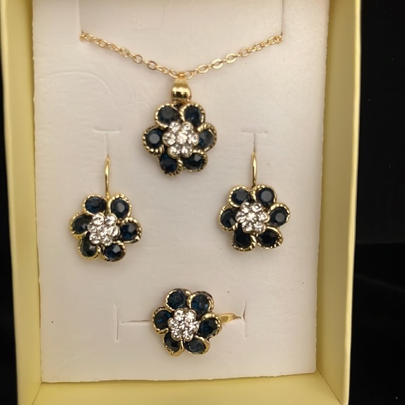 Jewelry Set - Picture 2 of 2